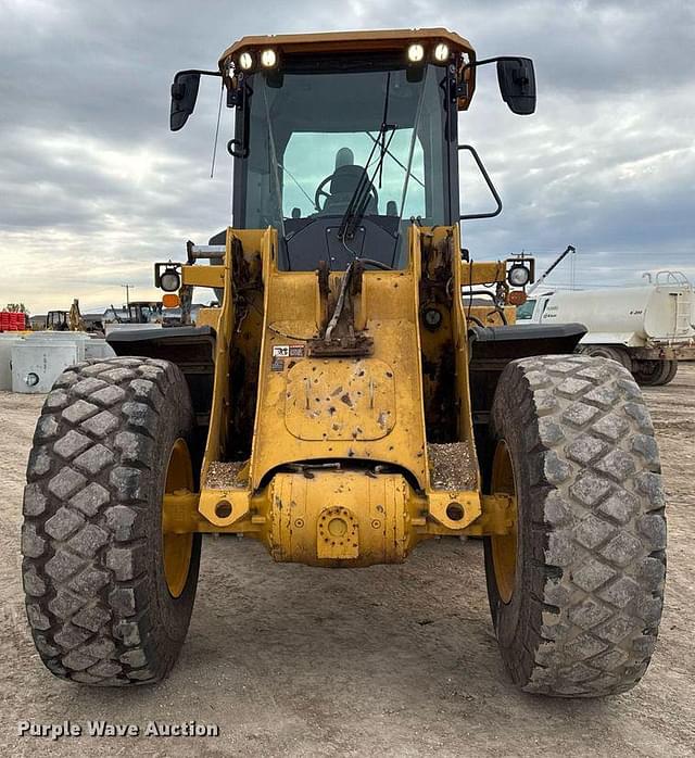 Image of John Deere 544L equipment image 1