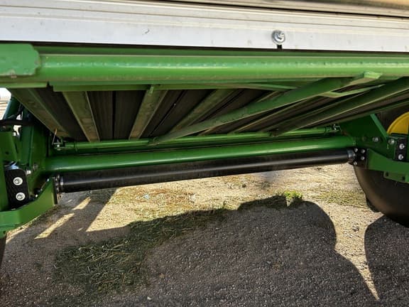 Image of John Deere 560M equipment image 1