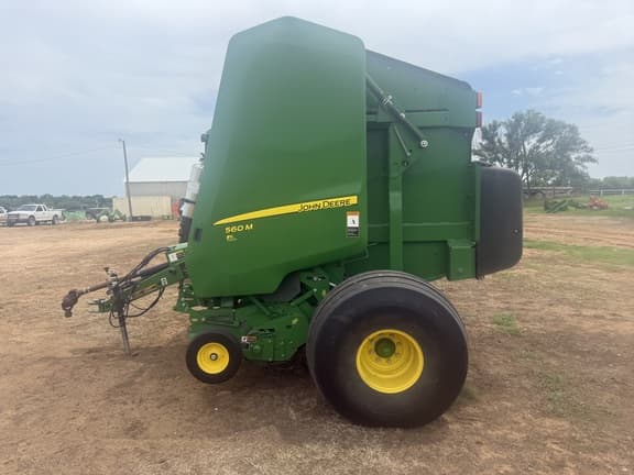 Image of John Deere 560M equipment image 4