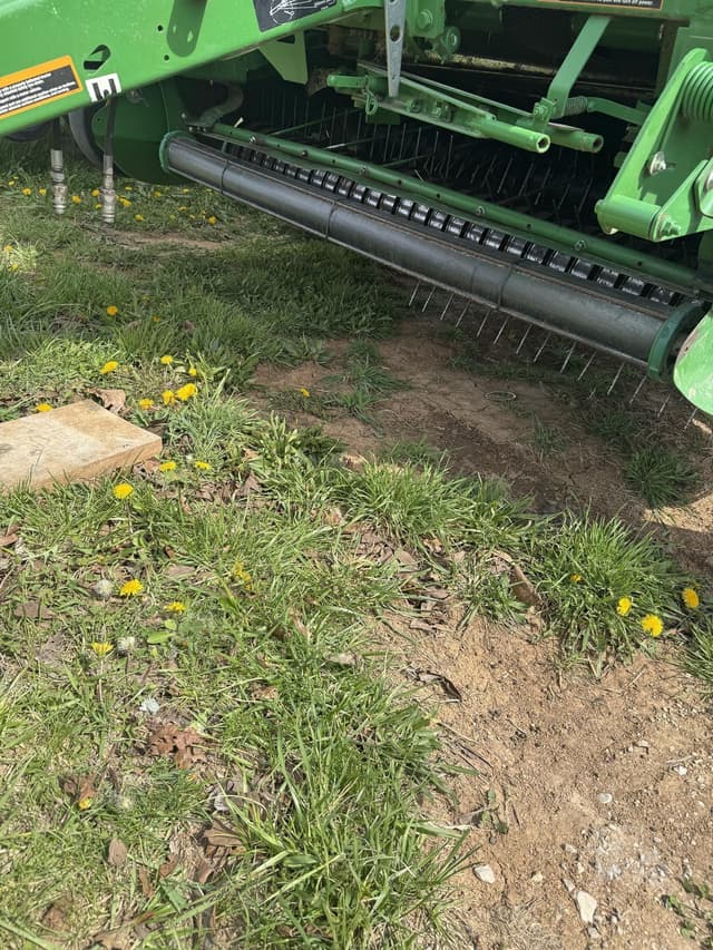 Image of John Deere 560M equipment image 4