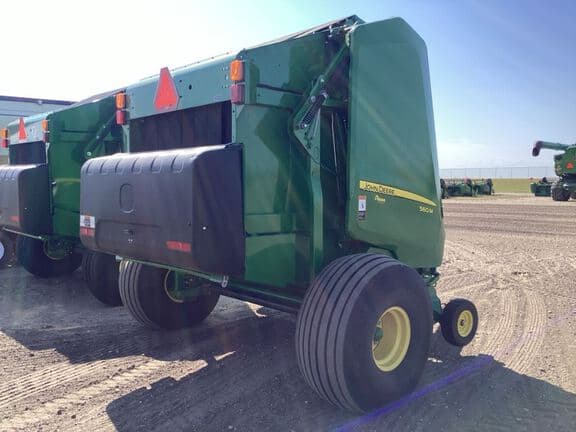 Image of John Deere 560M equipment image 4