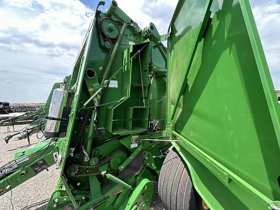 Image of John Deere 560M equipment image 4