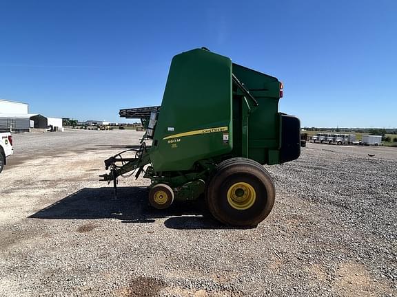 Image of John Deere 560M equipment image 2