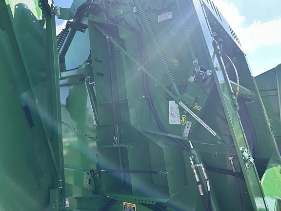 Image of John Deere 560M equipment image 2