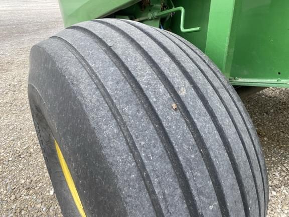 Image of John Deere 560M equipment image 3