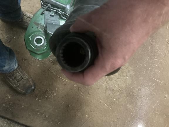 Image of John Deere 560M equipment image 4