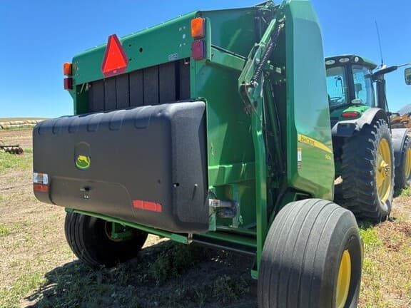 Image of John Deere 560M equipment image 4