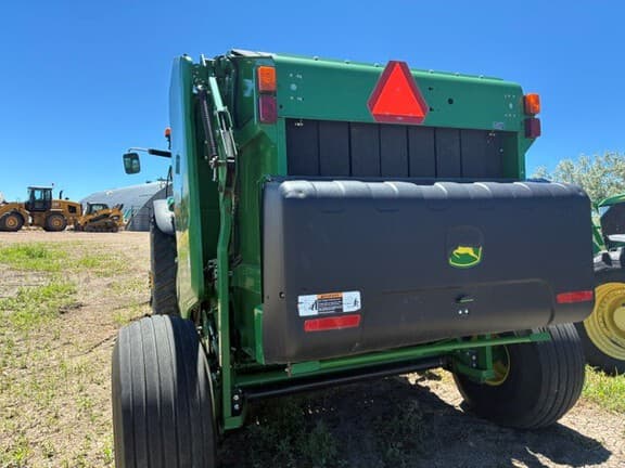 Image of John Deere 560M equipment image 3