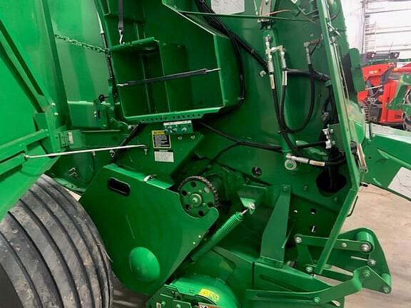 Image of John Deere 560M equipment image 4