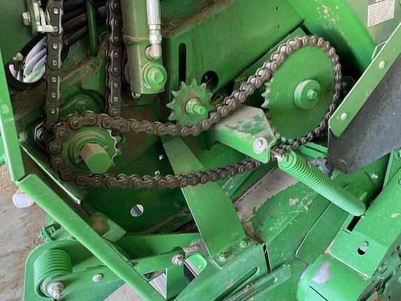 Image of John Deere 560M equipment image 4