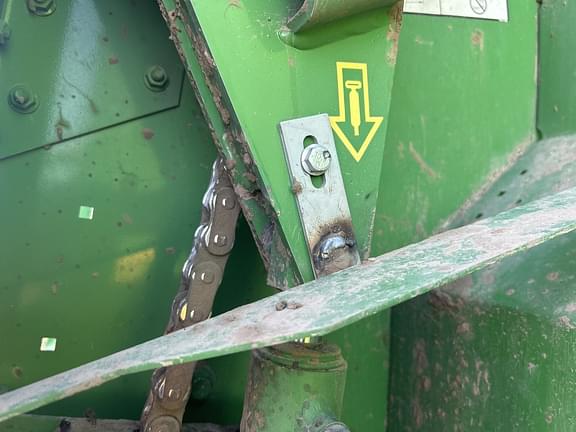 Image of John Deere 560M equipment image 4