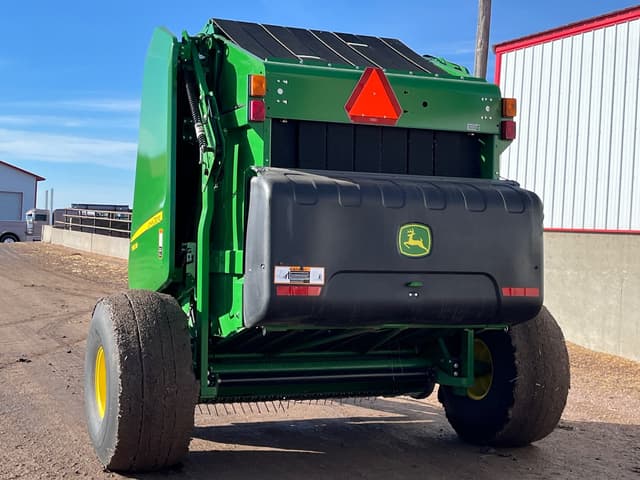 Image of John Deere 560M equipment image 3