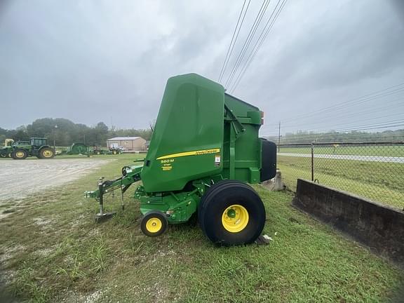 Image of John Deere 560M Silage equipment image 3