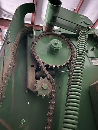 Image of John Deere 560M equipment image 4