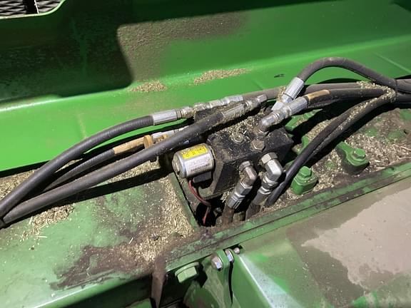 Image of John Deere 560M equipment image 4