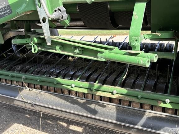 Image of John Deere 560M equipment image 4