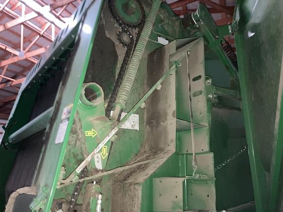 Image of John Deere 560M equipment image 3