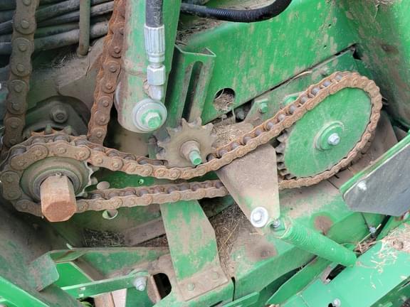 Image of John Deere 560M equipment image 4