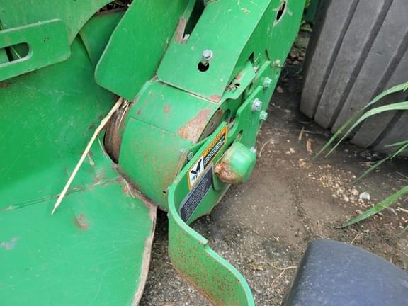 Image of John Deere 560M equipment image 3