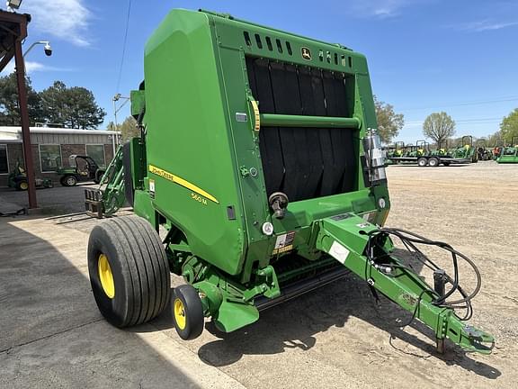 Image of John Deere 560M equipment image 3