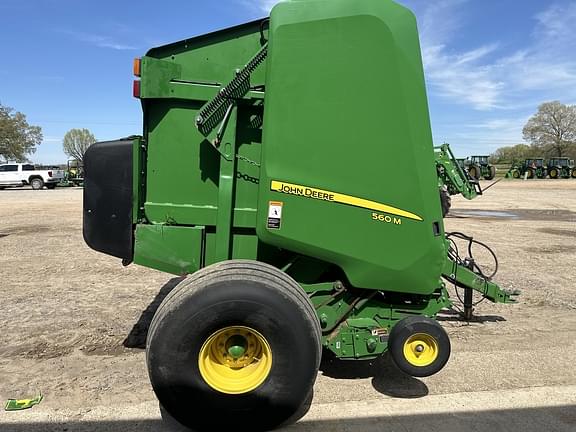 Image of John Deere 560M equipment image 4