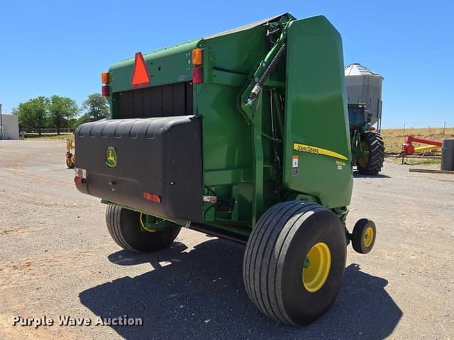 Image of John Deere 560M equipment image 4