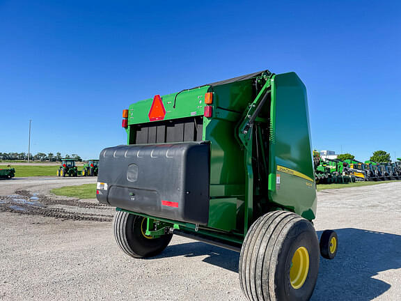 Image of John Deere 560R equipment image 4