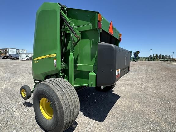 Image of John Deere 560R equipment image 2