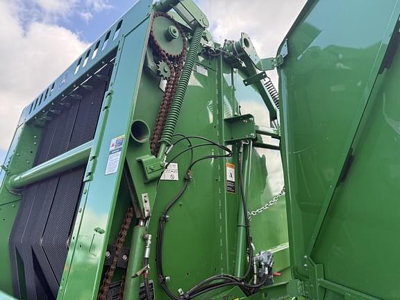 Image of John Deere 560R equipment image 2