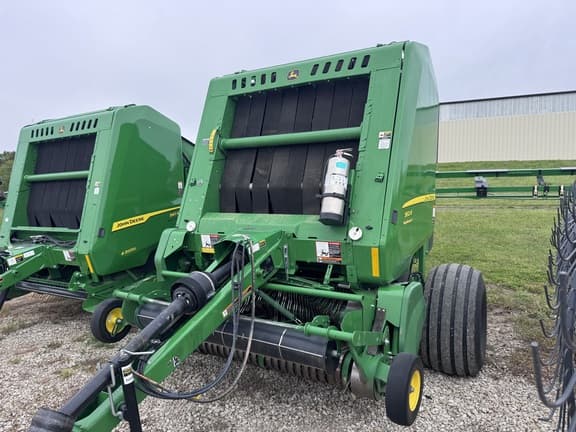 Image of John Deere 560R equipment image 1