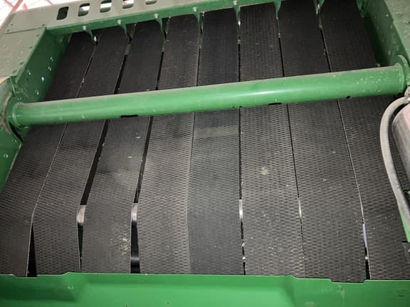 Image of John Deere 560R equipment image 4