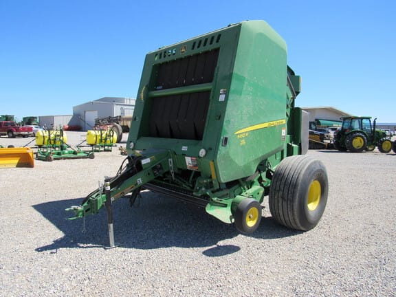 Main image John Deere 560R