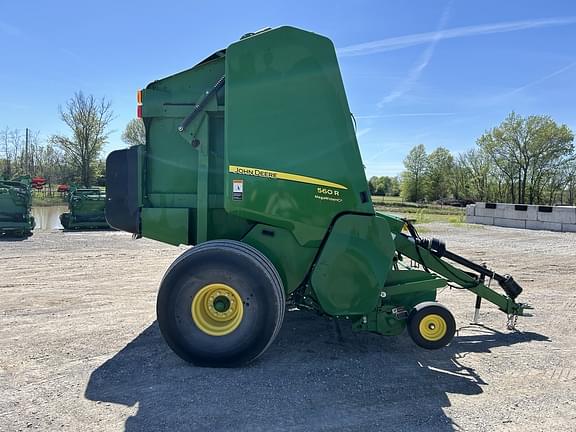 Image of John Deere 560R equipment image 2