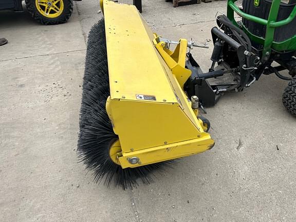 Image of John Deere 60" Broom Image 1