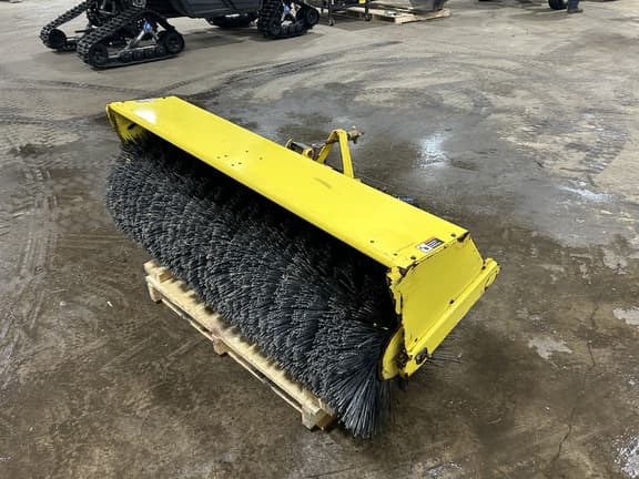 Image of John Deere 60 Heavy Duty Broom equipment image 1