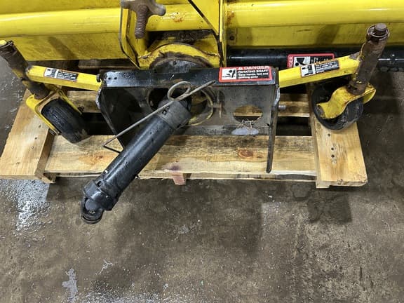 Image of John Deere 60 Heavy Duty Broom equipment image 4