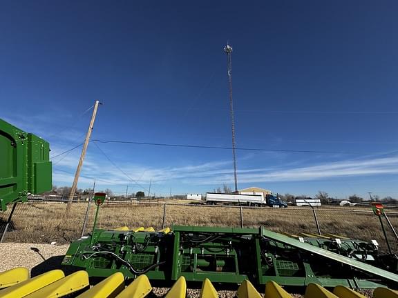 Image of John Deere 608SH equipment image 3