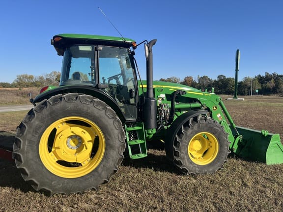 2019 John Deere 6105E Equipment Image0