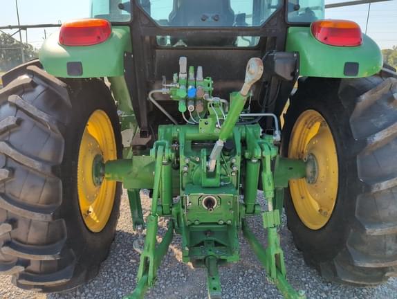 Image of John Deere 6105E equipment image 3