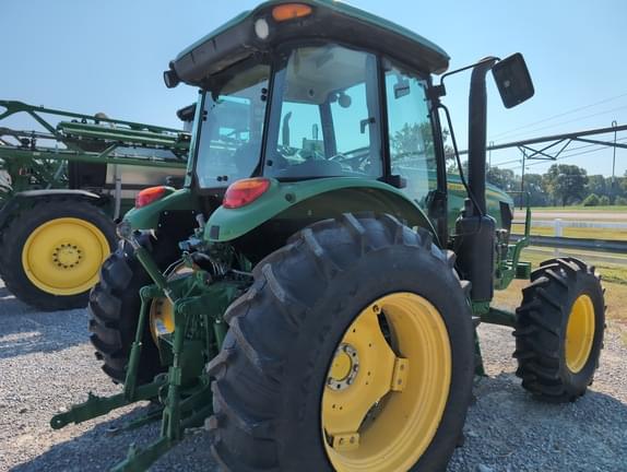 Image of John Deere 6105E equipment image 4