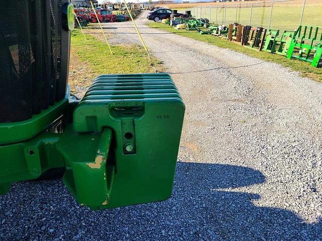 Image of John Deere 6105E equipment image 3