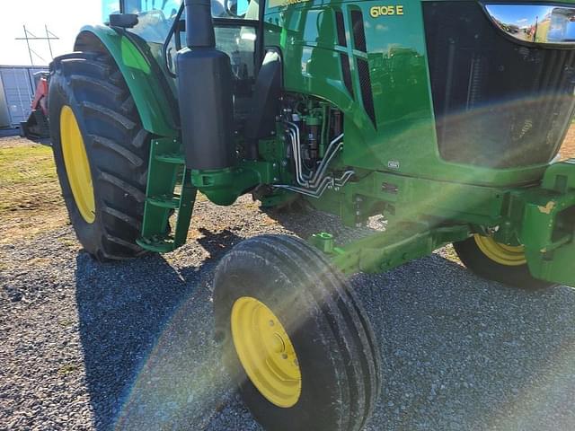 Image of John Deere 6105E equipment image 2