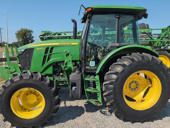 Image of John Deere 6105E equipment image 1