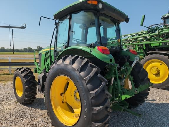 Image of John Deere 6105E equipment image 2