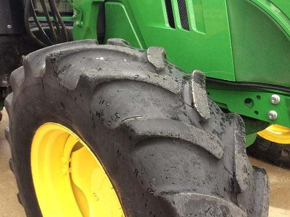 Image of John Deere 6110M equipment image 4