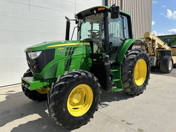 2019 John Deere 6110M Equipment Image0