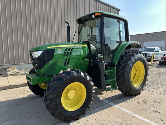 2019 John Deere 6110M Equipment Image0
