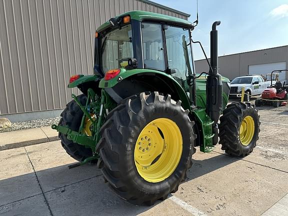 Image of John Deere 6110M equipment image 4