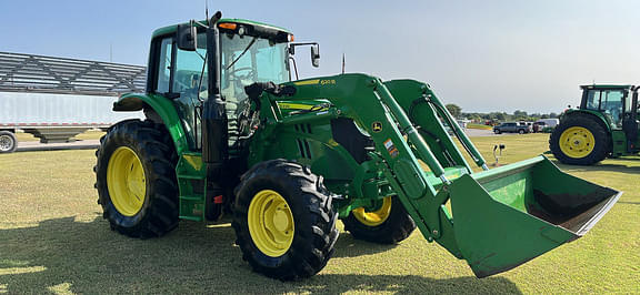 Image of John Deere 6110M equipment image 1