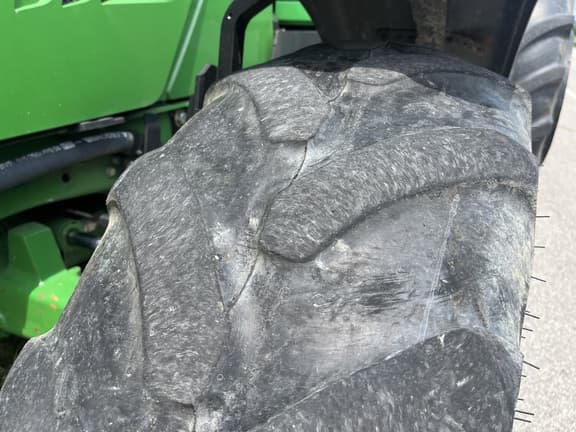 Image of John Deere 6110M equipment image 3